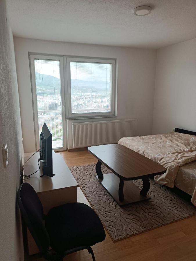 2Bdr Apt With Balcony With View- Free Parking Hotel ซาราเยโว ภายนอก รูปภาพ